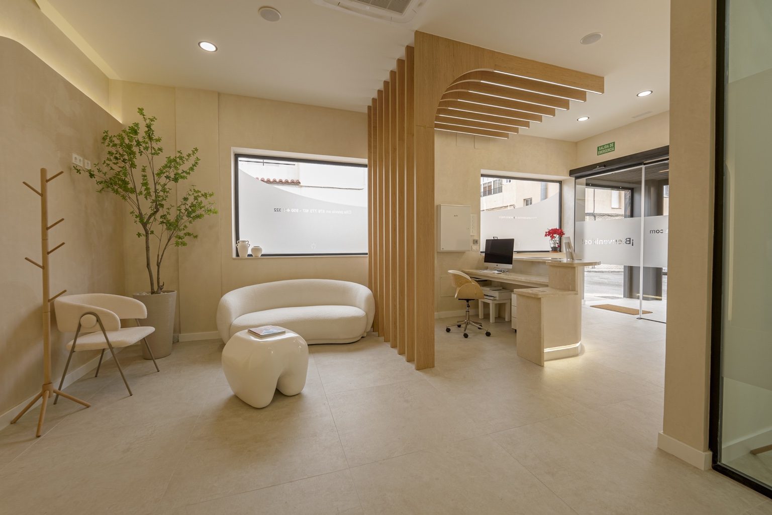 Consulta de medicina estética facial de MOVA Studio Dental